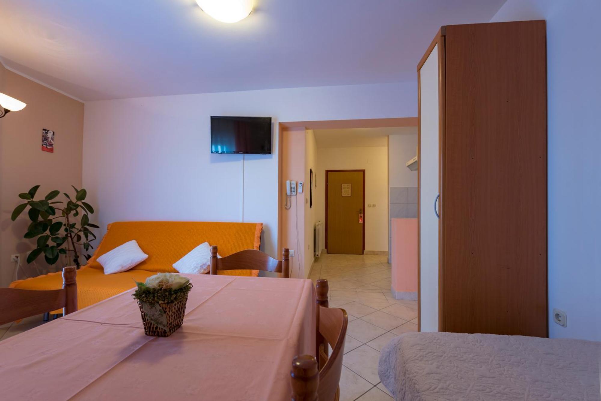 Aurora Hotel