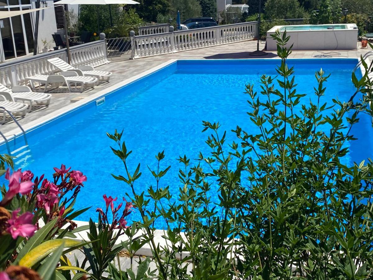 Aurora 3* Pula