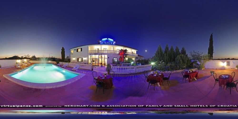 Aurora Hotel 3*